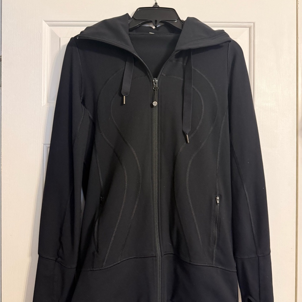 Lululemon black zip up jacket
